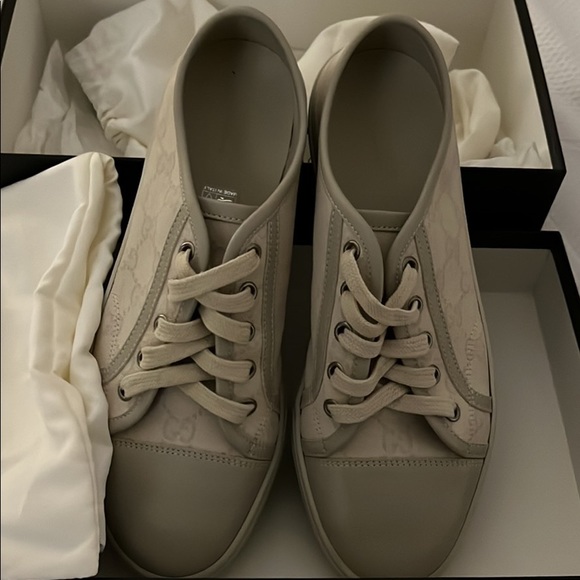 Authentic Gucci sneakers - Picture 1 of 3